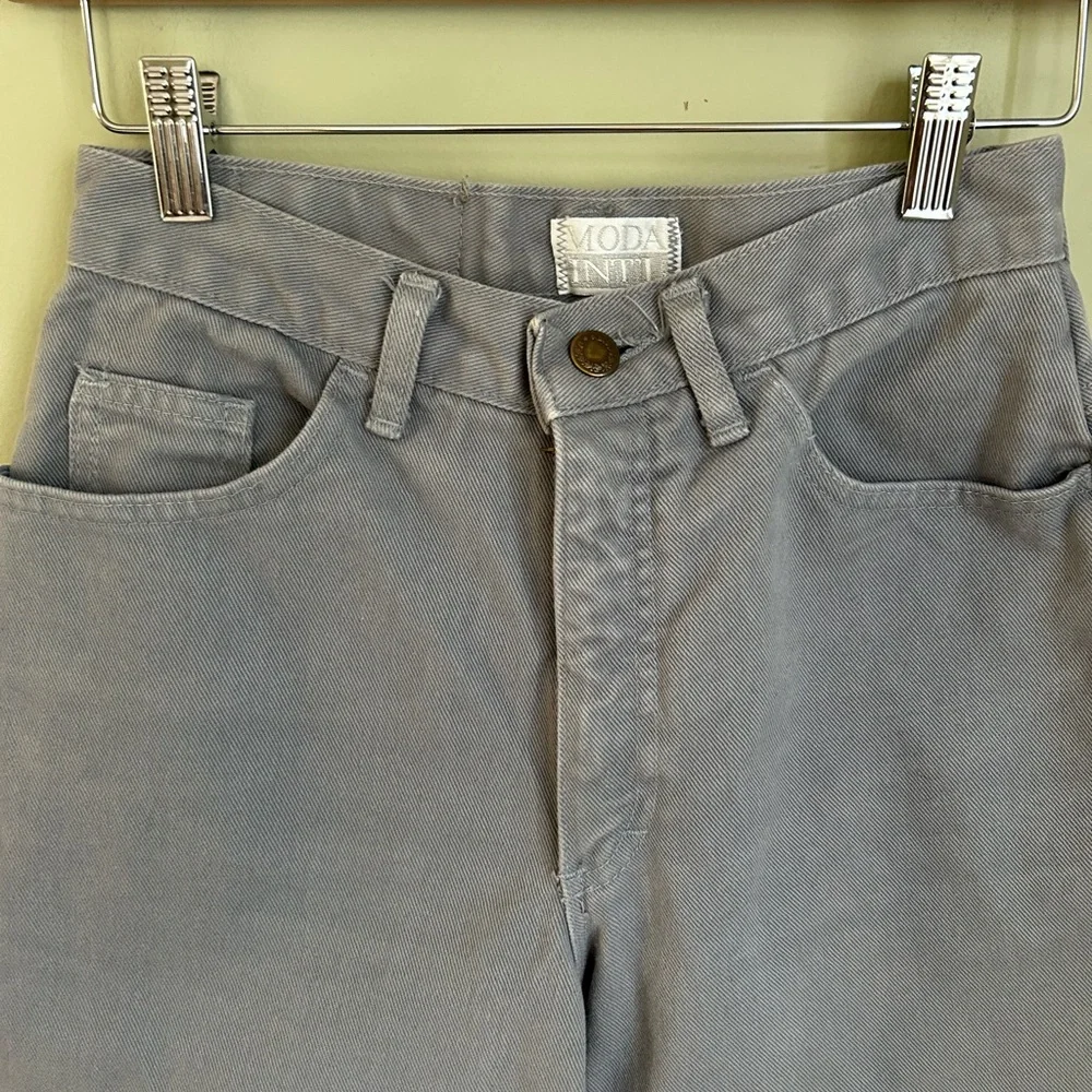 Vintage 90s Mom Jeans in grey twill denim. Size 4 (more like a 2). Decent shape!